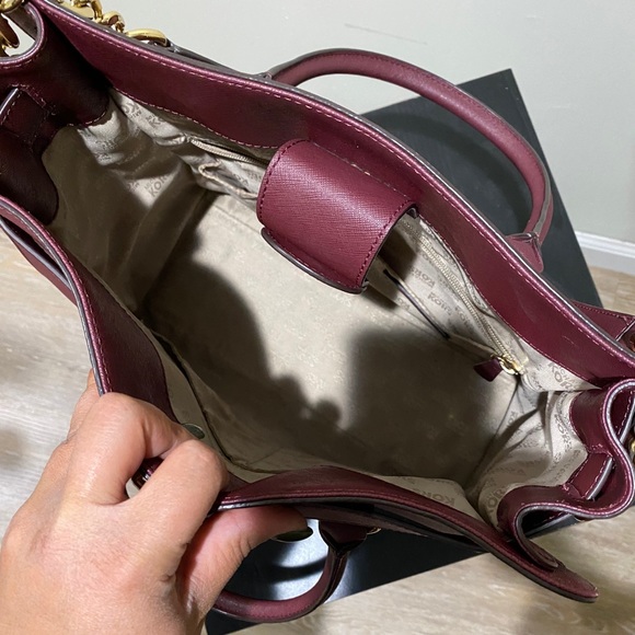 Michael Kors Large Hamilton Traveler Bag - Picture 3 of 5